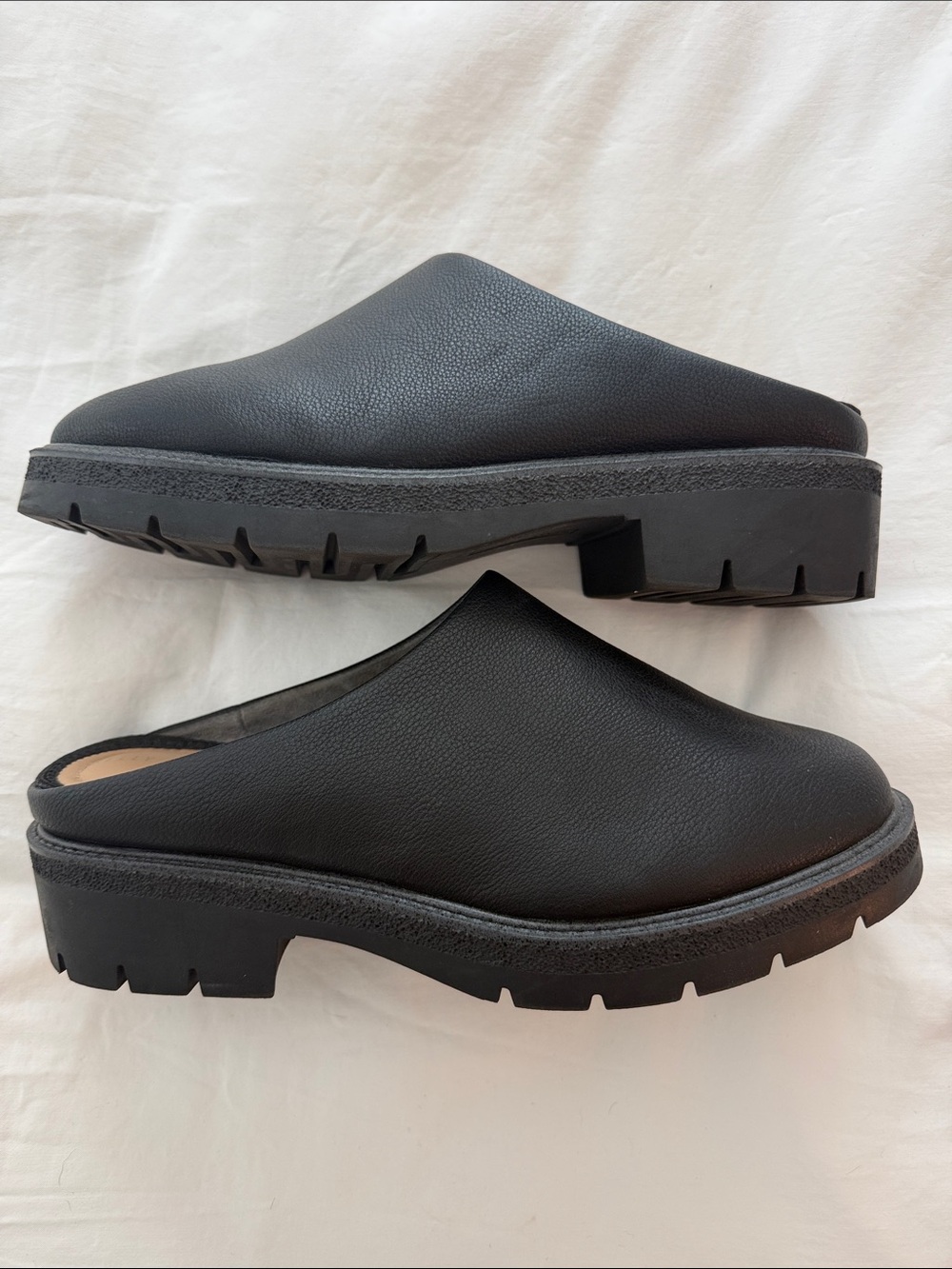 Kelly & Katie Black Vegan Leather Clog Mules – Size 10